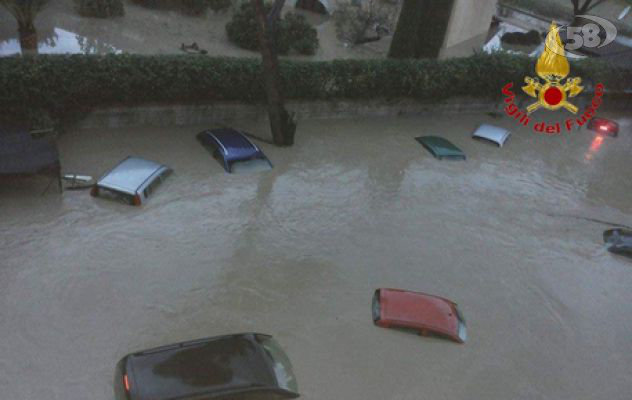 Alluvione a Benevento, esonda il fiume Calore: due vittime