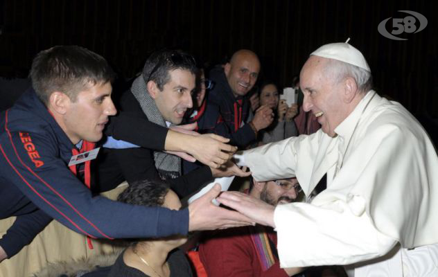 Il Papa incontra i detenuti di Sant'Angelo dei Lombardi: ''Pregate per me''