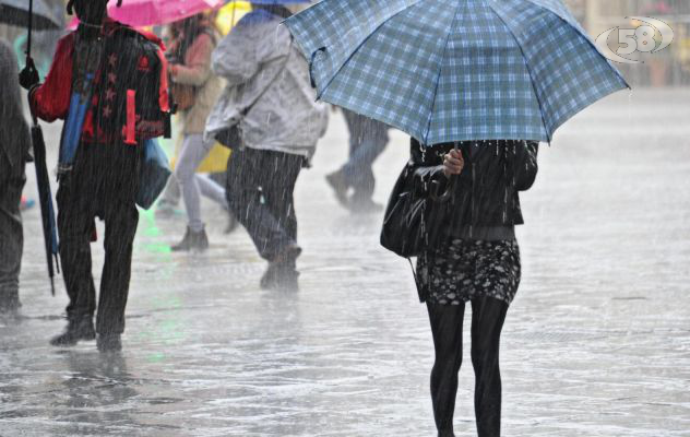 Maltempo: piogge in Campania, colpiti Casertano e Salernitano. Disagi a Napoli, allagamenti e smottamenti nell'Avellinese