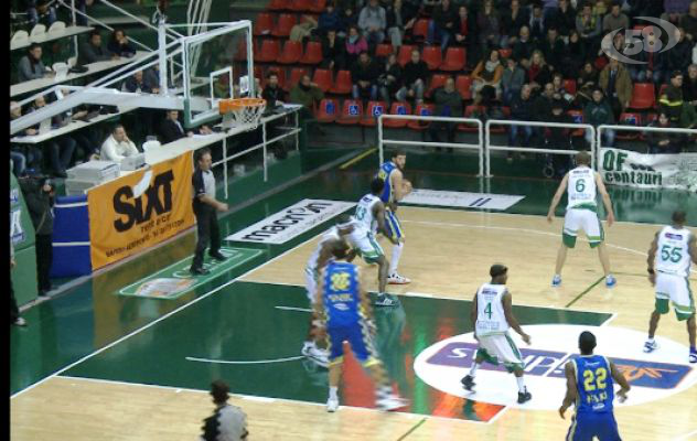 Basket, si ferma a Bologna la corsa della Scandone Sidigas