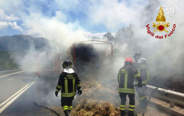 Auto in fiamme a Calitri. A Caposele va a fuoco un furgone