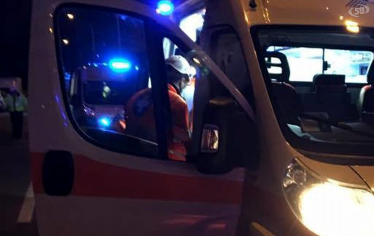 AMBULANZA NELLA NOTTE AMBULANZA NELLA NOTTE