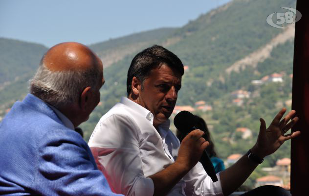 ''Avanti'', Renzi in Campania: ''Sui vitalizi il copyright è nostro''