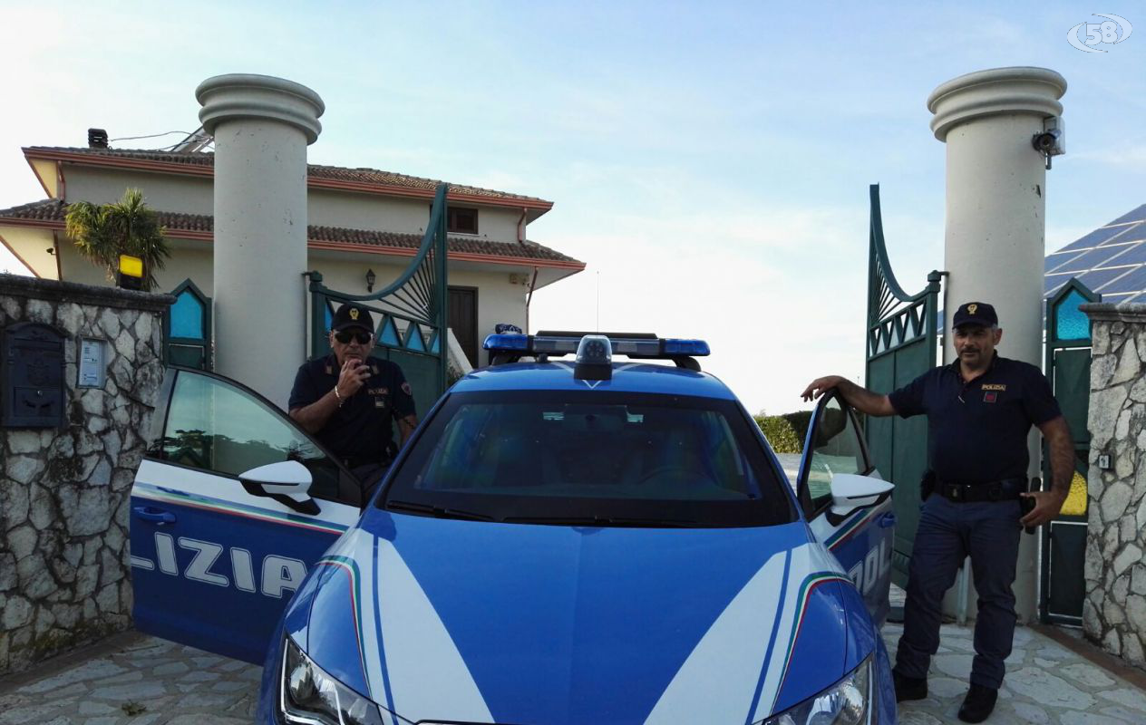 POLIZIA CENTRO IMMIGRATI POLIZIA CENTRO IMMIGRATI