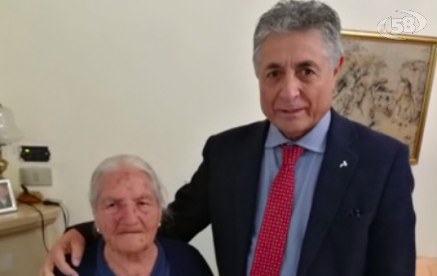 Sturno in festa per la donna più longeva d'Irpinia: nonna Laurina compie 107 anni