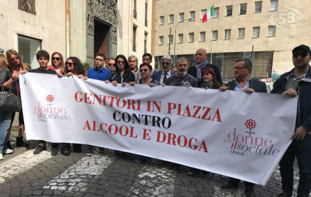 ‘Genitori in piazza’ per il rispetto delle regole e contro l'abuso di alcol