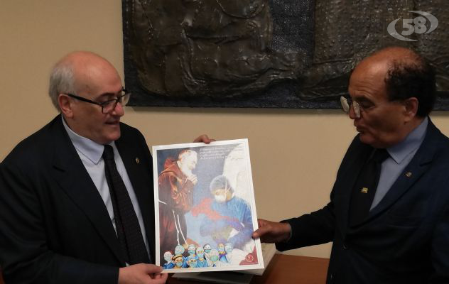 Umanità e dedizione, l'associazione Amici di Padre Pio dona serigrafia al manager Ferrante