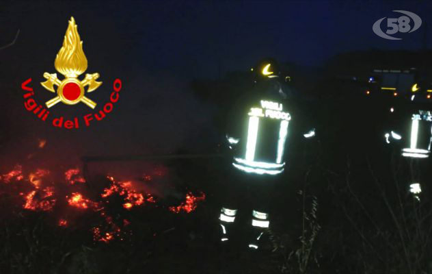 Incendio a Zungoli, quattro ore di lavoro per domare le fiamme