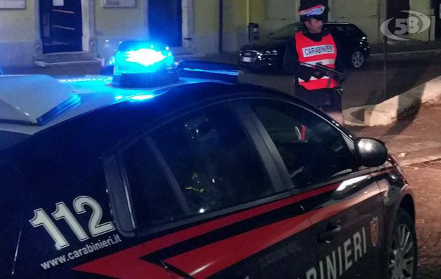 Furto in istituto scolastico: ladro in fuga arrestato dai carabinieri dopo un inseguimento