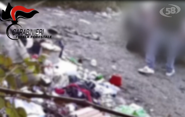 Abbandona oltre 800 chili di rifiuti speciali, 30enne incastrato dalle telecamere