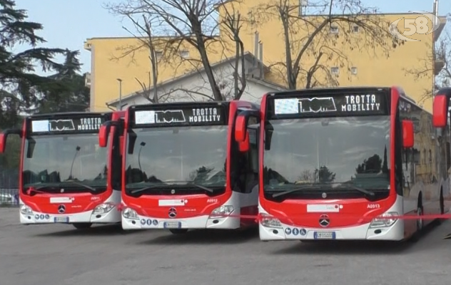 Bus di ultima generazione, ampliata la flotta. Ambrosone: "Il 90% dei mezzi è stato rinnovato"/VIDEO
