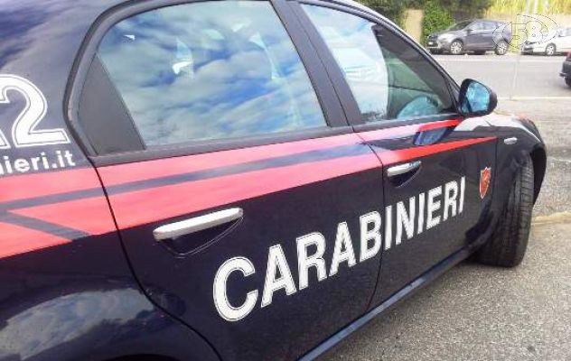 Tenta di lanciarsi nel vuoto: salvato dai Carabinieri