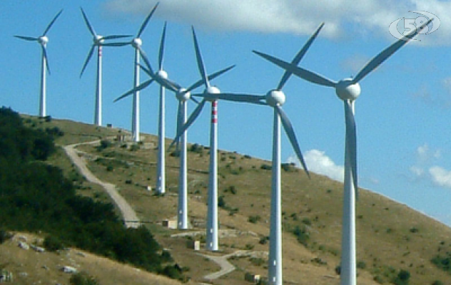 Niente impianti eolici in Irpinia, unanimità in Consiglio regionale