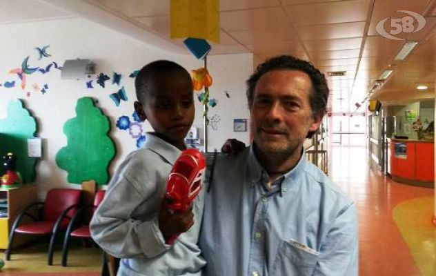D'Agostino, il chirurgo arianese che cura i bambini vittime di guerra e povertà/INTERVISTA