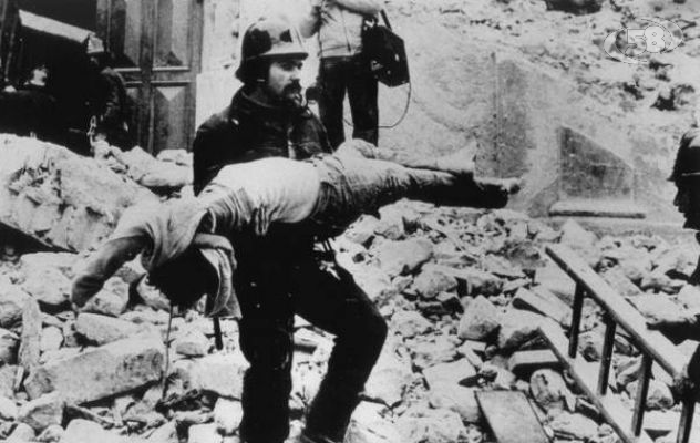 Un boato, poi l'inferno: 34 anni fa il terremoto che distrusse l'Irpinia e sconvolse la Nazione/SPECIALE