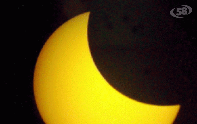 Venerdì, ore 10:34: eclissi di sole sull'Irpinia. Cresce l'attesa, a Grotta c'è il Sun Party