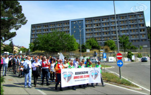 VIDEO/Ariano, in centinaia per la marcia in difesa della Sanità: potenziare i servizi