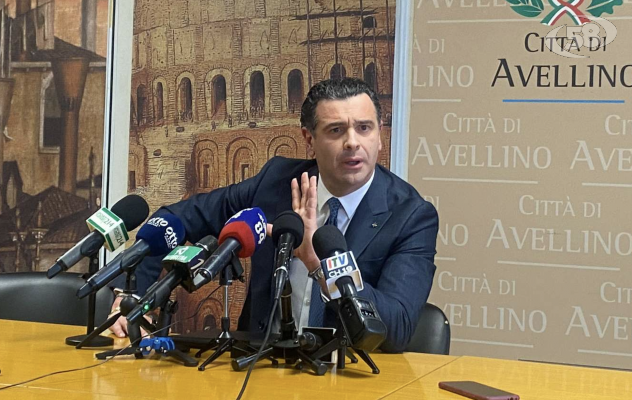 Bufera sul Comune, Festa si è dimesso da sindaco di Avellino