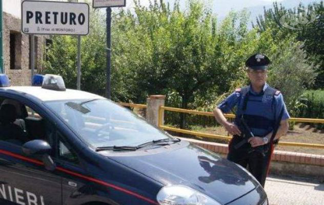 Ruba la collana ad un'anziana: identificato scippatore