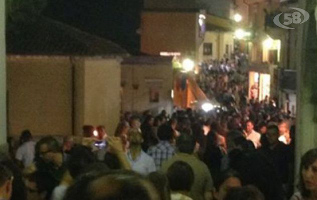Notte Bianca sul Tricolle, folla nel centro storico/VIDEO