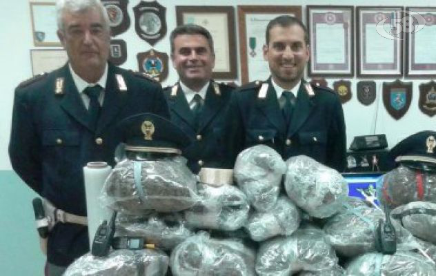 Baronia, arrestati due trafficanti di droga: nell'auto 50 kili di marijuana