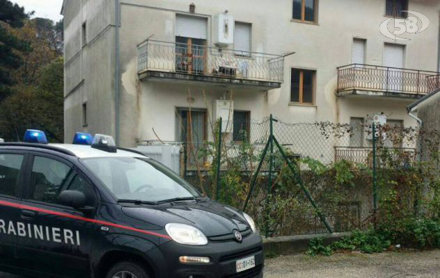 Anziana cade dal balcone, salvata dallo stendino per la biancheria 