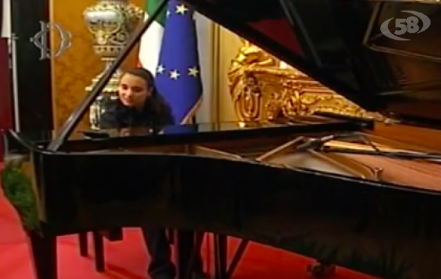 A Sant'Angelo dei Lombardi Luciana Canonico, straordinaria pianista non vedente
