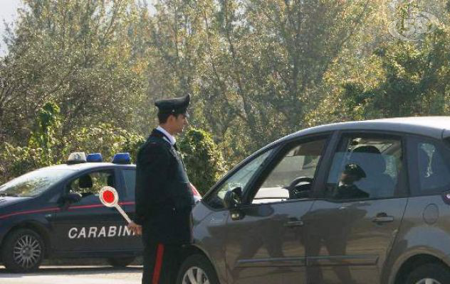 Trovato con cocaina e coltello a serramanico, denunciato 30enne