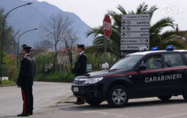 Furto in abitazione, romeno bloccato dai carabinieri. Denunciata la sorella complice