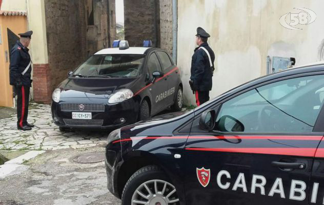 Rissa in strada con accoltellamento, un arresto e 4 denunce: 18enne in ospedale