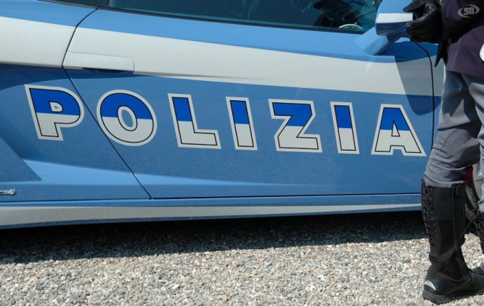 Ariano, rubano in una tabaccheria: Polizia recupera la refurtiva