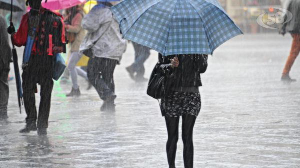 Rovesci e temporali improvvisi, allerta meteo: avviso alla cittadinanza