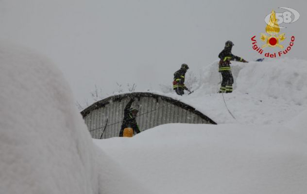 Vigili del Fuoco, attività frenetica: decine gli interventi