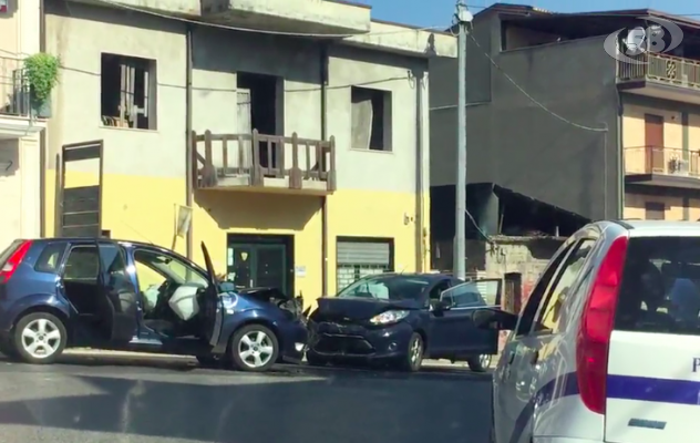 Grottaminarda, scontro fra due auto in via Nazionale