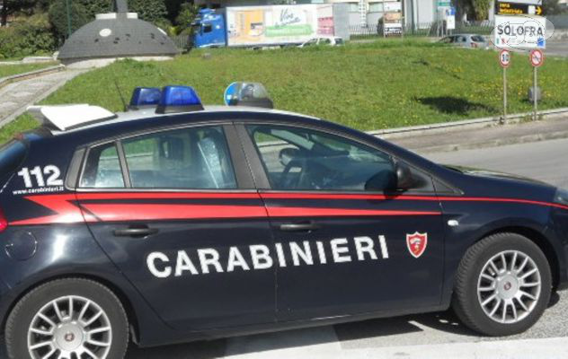 Cede droga ad un minorenne, beccato