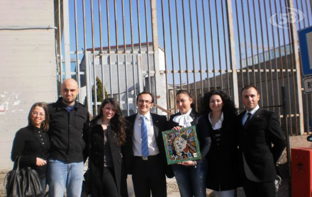 ''LiberaMente" regala libri ai detenuti del Tricolle