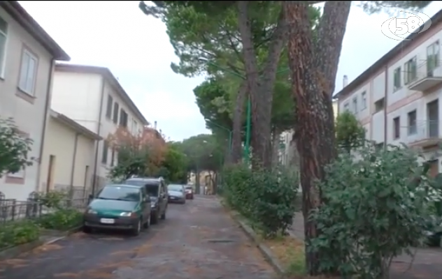 Ariano, a Rione San Pietro strade colabrodo: l'ira dei cittadini / VIDEO