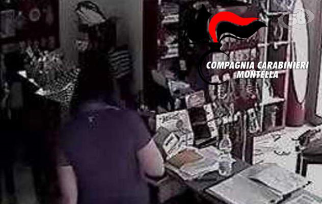 Benzinaia derubata, donna preleva banconote dalla cassa