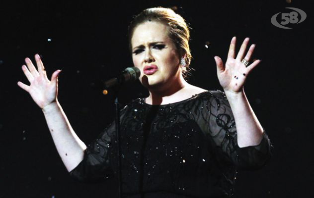 La musica non è più quella di una volta: Adele supera le vendite dei Pink Floyd