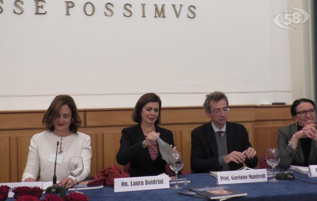 ''Anche insultare una donna sul web è violenza'': Boldrini a Napoli / SPECIALE