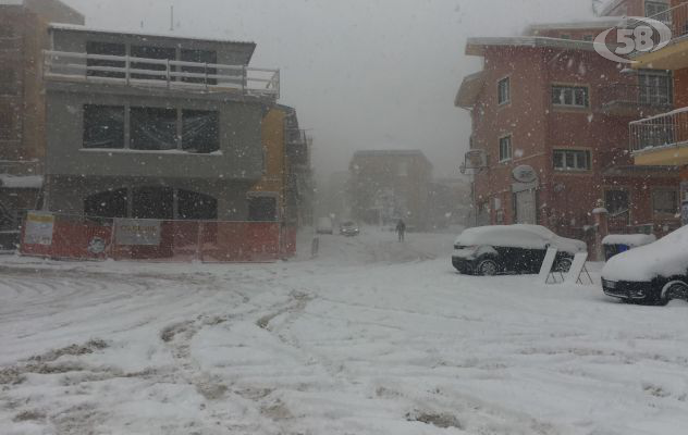 Ariano sotto la neve: disagi e criticità. Decine di segnalazioni