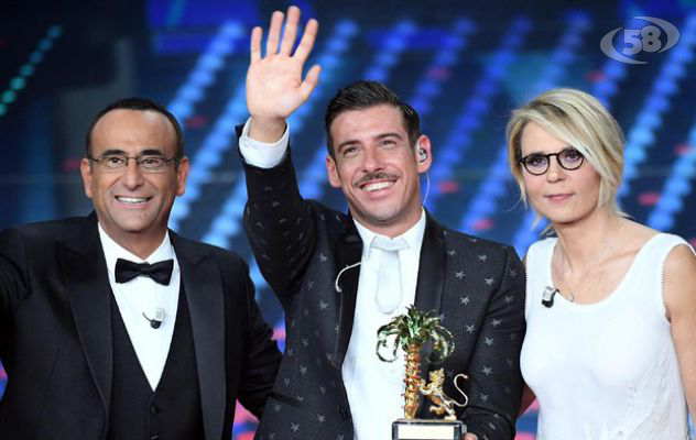 Sanremo 2017, vince la "scimmia" di Francesco Gabbani