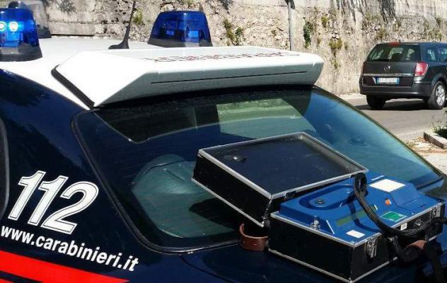 Anziano alla guida ubriaco: beccato dopo un incidente