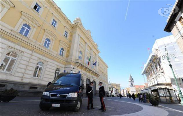 Ruba il portafogli, nei guai un pensionato