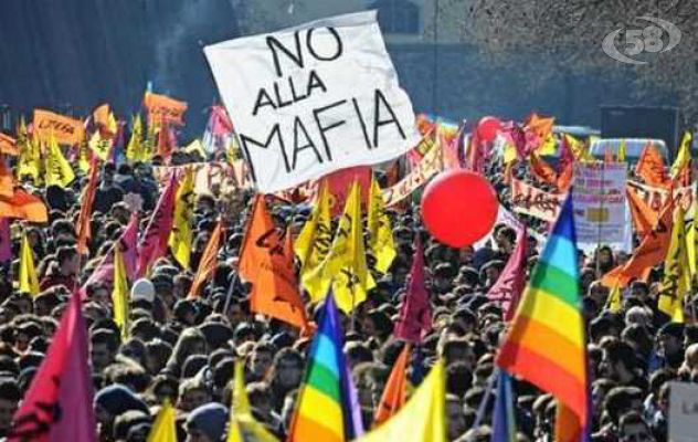 Record di presenze al corteo antimafia. De Luca: ''Guardia alta''