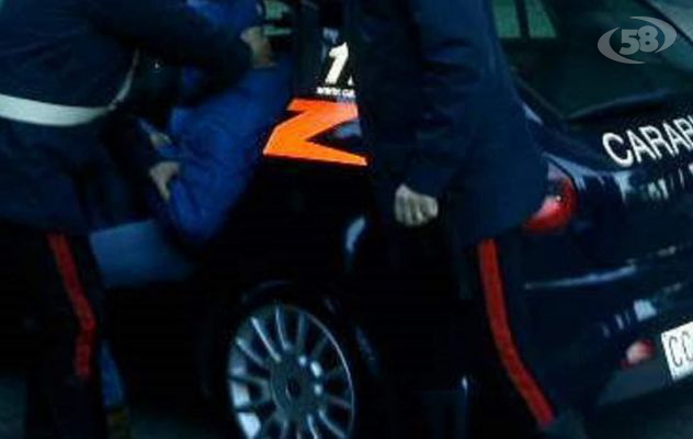 Mirabella Eclano, ruba in casa: inseguito e arrestato