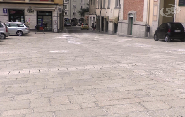 Ariano, le pietre di piazza Plebiscito tornano bianche