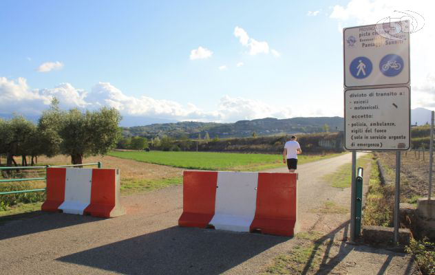 Pista ciclabile, ora ci sono anche le barriere jersey 