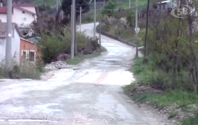 Ariano, frane e incidenti per il maltempo. Chiusura della strada a Creta