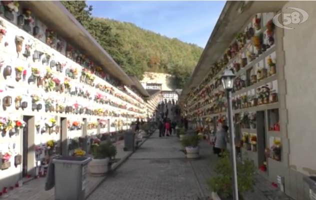 2 novembre, folla al cimitero di Ariano ma niente disagi